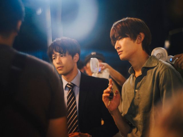 タイの撮影現場での様子を捉えた『(LOVE SONG)』メイキング写真（8枚目）