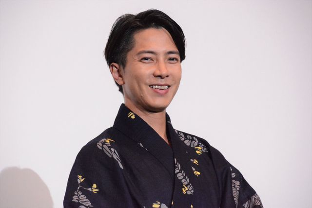 山下智久＆新木優子の美しい浴衣姿！短冊に願いを…『SEE HEAR LOVE』劇場公開初日舞台挨拶の様子（9枚目）