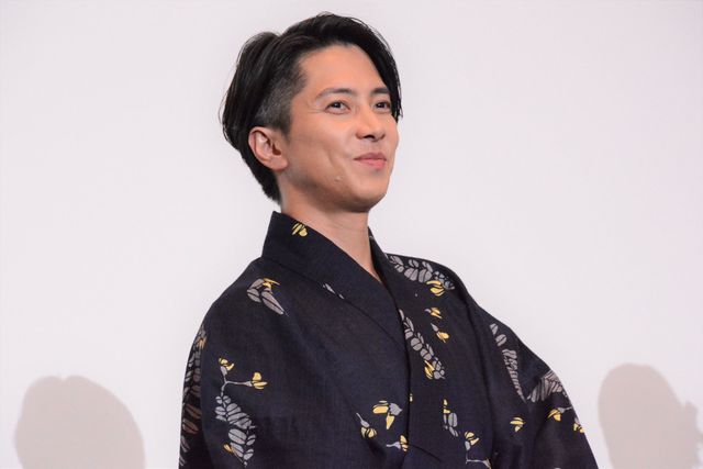 山下智久＆新木優子の美しい浴衣姿！短冊に願いを…『SEE HEAR LOVE』劇場公開初日舞台挨拶の様子（18枚目）