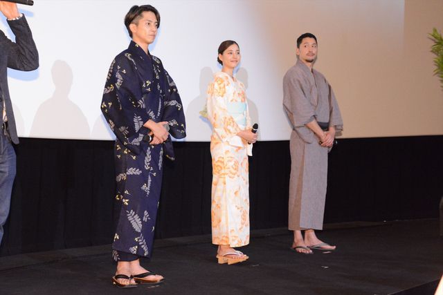 山下智久＆新木優子の美しい浴衣姿！短冊に願いを…『SEE HEAR LOVE』劇場公開初日舞台挨拶の様子（20枚目）