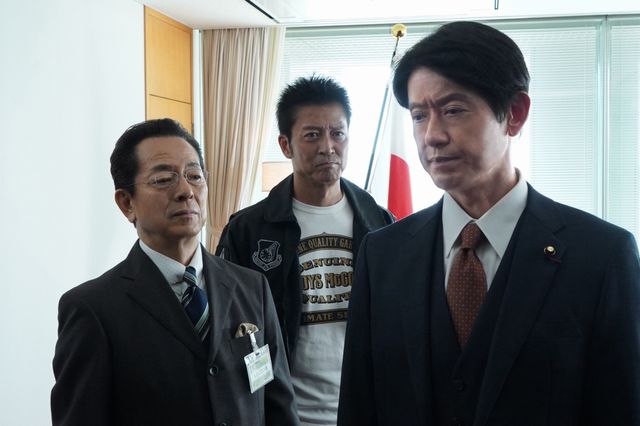 亀山が全力疾走！「相棒 season25」第2話拡大スペシャル場面写真（9枚目）