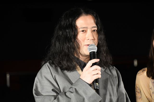 山崎賢人＆松岡茉優ら映画『劇場』完成を報告！（10枚目）