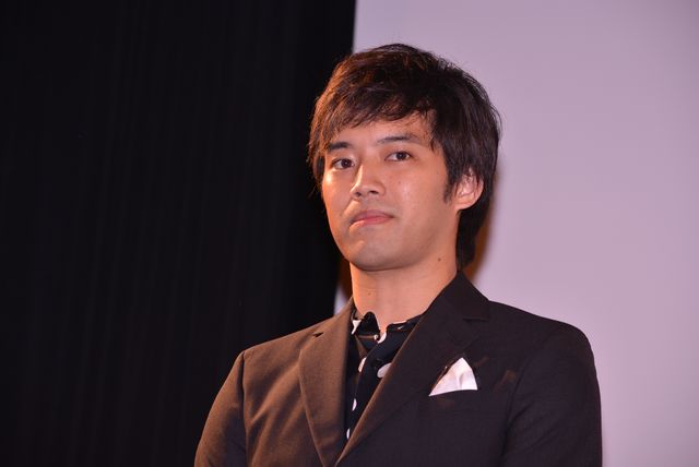 織田梨沙のスケてるドレスがセクシー！映画『STAR SAND －星砂物語－』初日舞台あいさつ（5枚目）