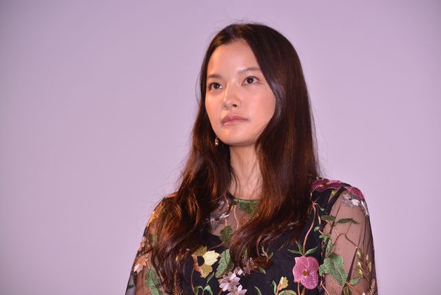 織田梨沙のスケてるドレスがセクシー！映画『STAR SAND －星砂物語－』初日舞台あいさつ（8枚目）