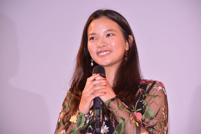 織田梨沙のスケてるドレスがセクシー！映画『STAR SAND －星砂物語－』初日舞台あいさつ（9枚目）