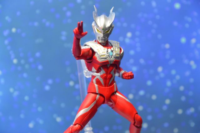 ウルトラマン、仮面ライダー、スーパー戦隊の新作フィギュア集結