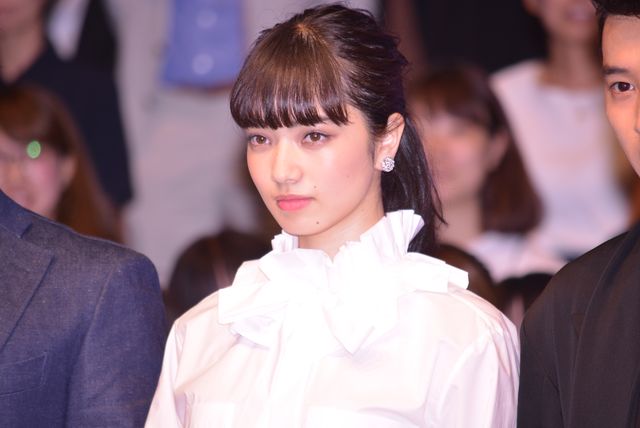 兄・形兆役の岡田将生に熱い視線を送る弟・億泰役の新田真剣佑ほか　『ジョジョの奇妙な冒険　ダイヤモンドは砕けない　第一章』ジャパンプレミア（24枚目）