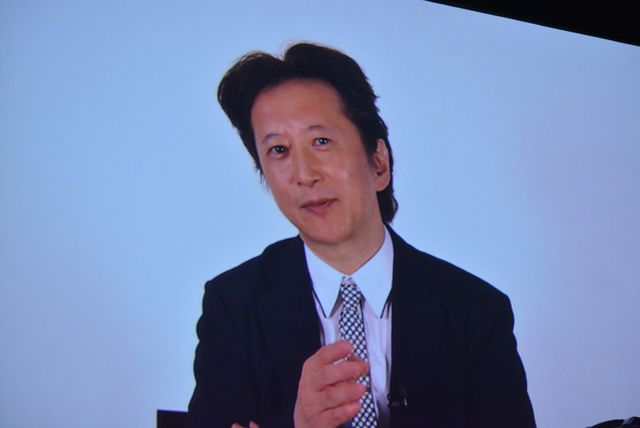 兄・形兆役の岡田将生に熱い視線を送る弟・億泰役の新田真剣佑ほか　『ジョジョの奇妙な冒険　ダイヤモンドは砕けない　第一章』ジャパンプレミア（27枚目）