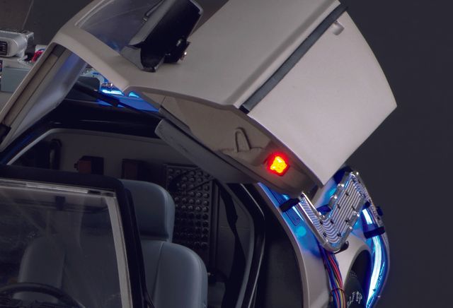 実際に乗ることはできないけど…欲しい！デロリアン1／8スケール【フォトギャラリー】（15枚目）