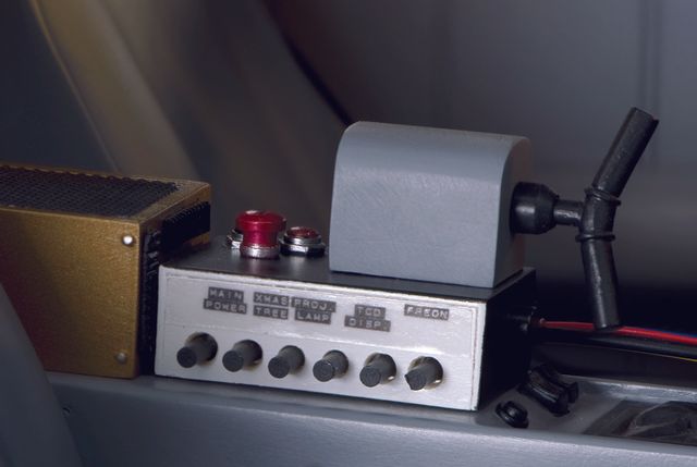 実際に乗ることはできないけど…欲しい！デロリアン1／8スケール【フォトギャラリー】（24枚目）