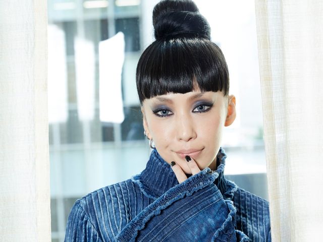 クールな表情からウフフ笑いまで【インタビューカット集】：フォトギャラリー