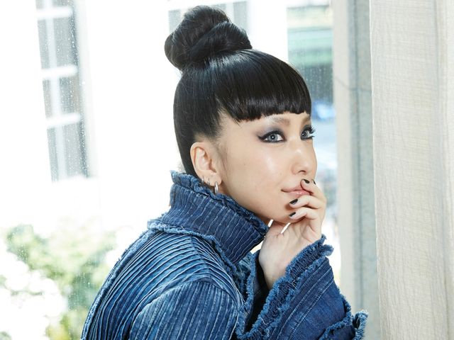 クールな表情からウフフ笑いまで【インタビューカット集】（5枚目）