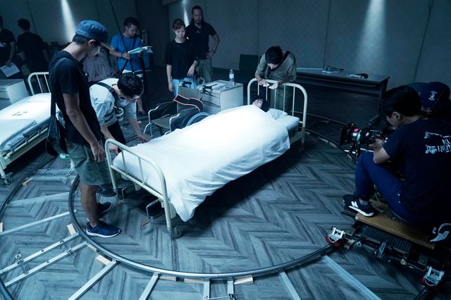 本物の廃病院で撮影！『十二人の死にたい子どもたち』メイキング写真（4枚目）