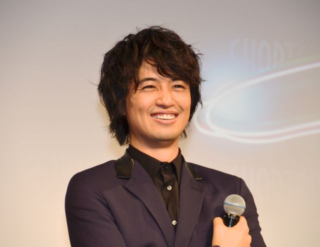 斎藤工、「貧乳クラブ」に興味津々…『家族ごっこ』プレミア先行上映イベントフォトギャラリー：フォトギャラリー