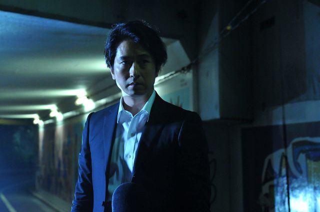 谷原章介の鋭いまなざし…「連続ドラマW 犯罪症候群 Season2」（2枚目）