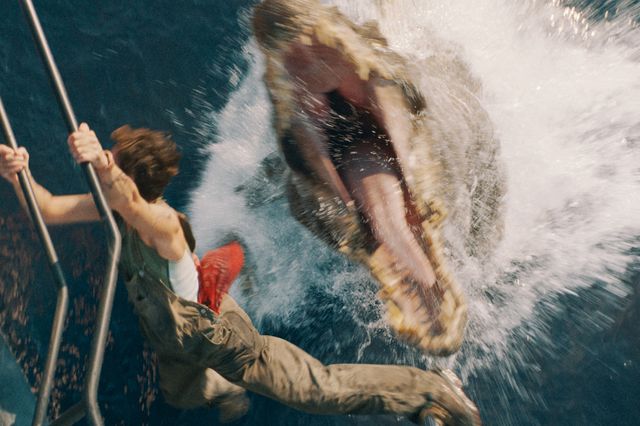 『ジュラシック』新章、スカヨハが主人公に！『ジュラシック・ワールド／復活の大地』場面写真（8枚目）