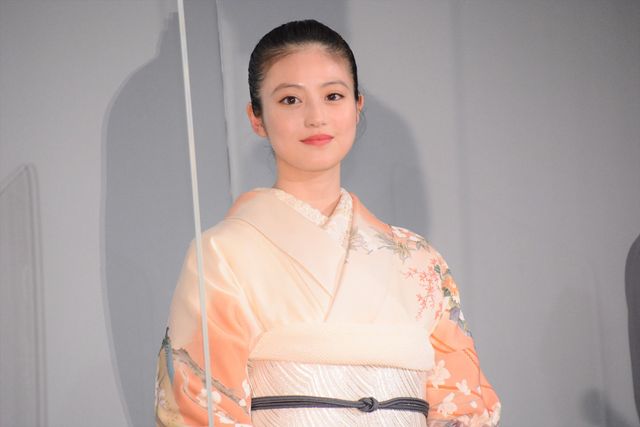 目黒蓮、今田美桜、大西流星ら大正ロマンな衣装で登場！『わたしの幸せな結婚』完成披露舞台あいさつ（6枚目）