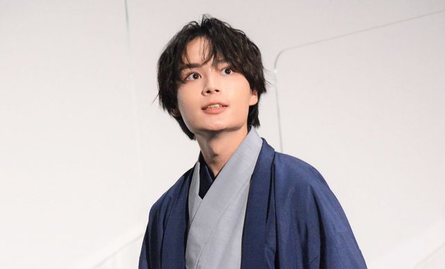 目黒蓮、今田美桜、大西流星ら大正ロマンな衣装で登場！『わたしの幸せな結婚』完成披露舞台あいさつ（13枚目）