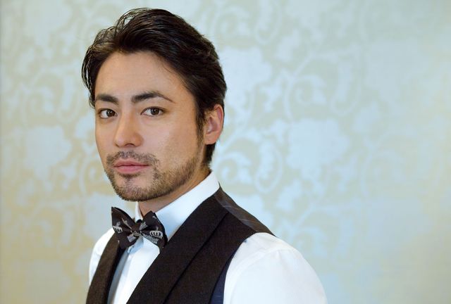 上から覗きこまれると…【山田孝之インタビューカット集】（4枚目）