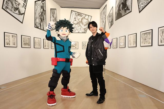 吉沢亮、デクを触りながらの笑顔！劇場版『ヒロアカ』第3弾で声優に（3枚目）