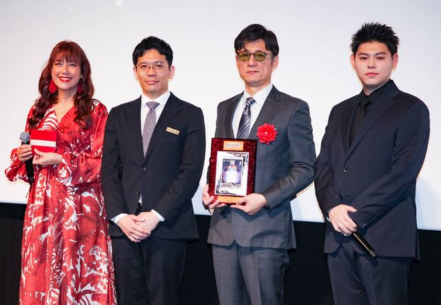 左からLiLiCo、109シネマズプレミアム新宿総支配人・廣野雄亮、李相日監督、LEO(BE:FIRST)