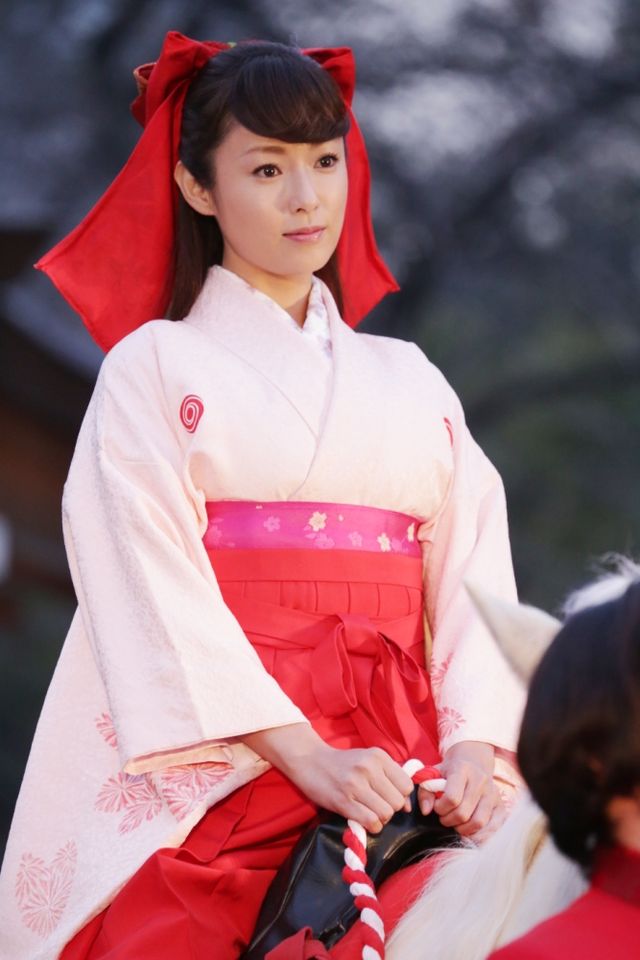 深キョンが馬に乗って登場！映画『偉大なる、しゅららぼん』ヒット祈願イベント（4枚目）