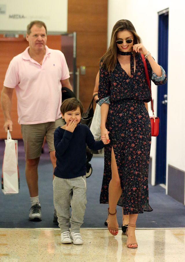 ミランダ・カーと息子フリン君（4枚目）