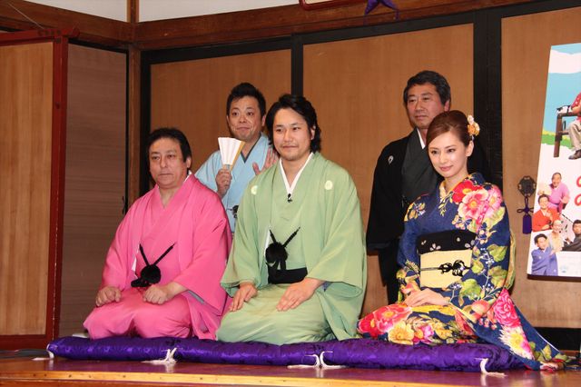 松山ケンイチ&北川景子が和装で登場！　新宿末廣亭で大喜利を披露　画像ギャラリー（4枚目）