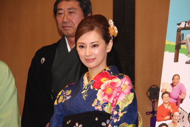 松山ケンイチ&北川景子が和装で登場！　新宿末廣亭で大喜利を披露　画像ギャラリー（5枚目）