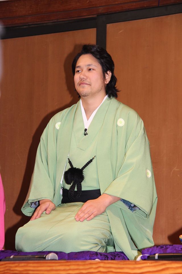 松山ケンイチ&北川景子が和装で登場！　新宿末廣亭で大喜利を披露　画像ギャラリー（12枚目）