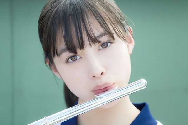 うわっ美少女 橋本環奈の初フルート写真 シネマトゥデイ 映画の情報を毎日更新