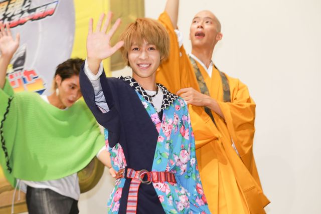 西銘駿の笑顔がキラリ！『劇場版　仮面ライダーゴースト』初日舞台あいさつフォトギャラリー：フォトギャラリー