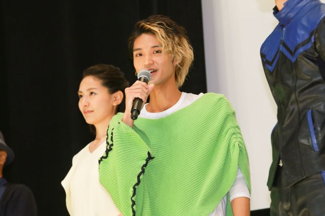 西銘駿の笑顔がキラリ！『劇場版　仮面ライダーゴースト』初日舞台あいさつフォトギャラリー（4枚目）