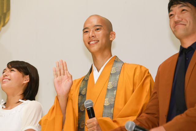 西銘駿の笑顔がキラリ！『劇場版　仮面ライダーゴースト』初日舞台あいさつフォトギャラリー（15枚目）