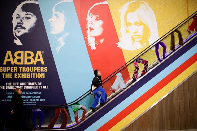 スウェーデンの人気ポップグループABBAの軌跡をたどる特別展「ABBA: Super Troupers The Exhibition」がロンドンで始まる。写真は5日撮影。