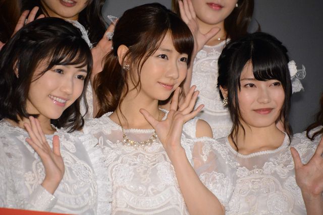 まゆゆらAKBメンバーが純白衣装で登場!