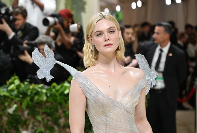 メットガラ2024でのエル・ファニング：フォトギャラリー