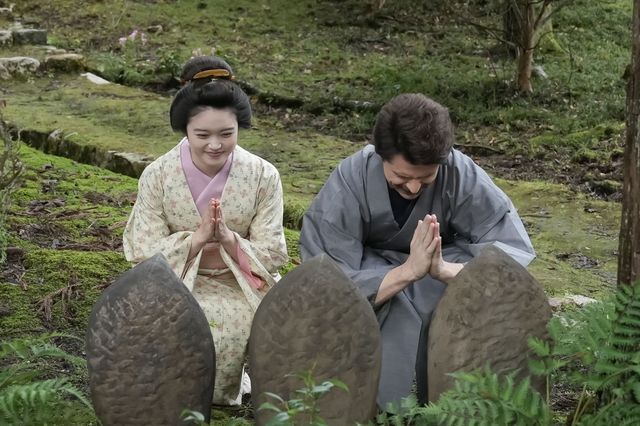 サワ（円井わん）の胸中は…朝ドラ「ばけばけ」第77回の場面写真（4枚目）