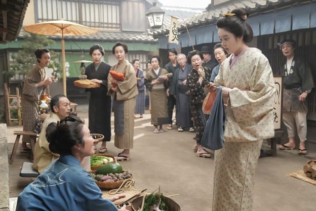 サワ（円井わん）の胸中は…朝ドラ「ばけばけ」第77回の場面写真（5枚目）