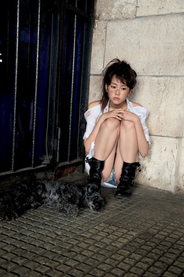 汚れた桐谷美玲…ファースト写真集「失恋、旅行、パリ。」【フォトギャラリー】｜シネマトゥデイ