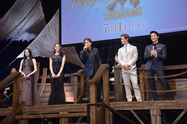 ジョニー・デップ、中川大志＆栗山千明に再会ハグも！『パイレーツ・オブ・カリビアン／最後の海賊』夏祭りプレミア！（3枚目）