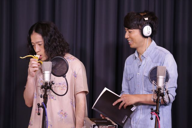 綾部が胸毛露出！映画『猿の惑星:新世紀(ライジング)』公開アフレコ写真ギャラリー（6枚目）