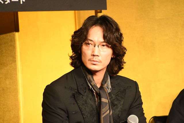 綾野剛、豊川悦司らNetflix「地面師たち」完成報告会の模様（8枚目）