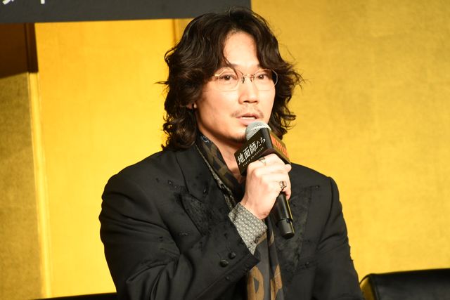 綾野剛、豊川悦司らNetflix「地面師たち」完成報告会の模様（14枚目）