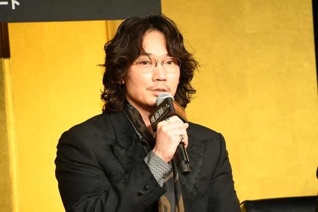 綾野剛、豊川悦司らNetflix「地面師たち」完成報告会の模様（15枚目）