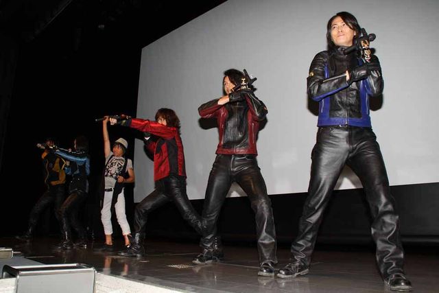 塩谷瞬、オリジナルキャストが集結、10年ぶりの「忍風戦隊ハリケンジャー」完成に感無量！　画像ギャラリー（7枚目）