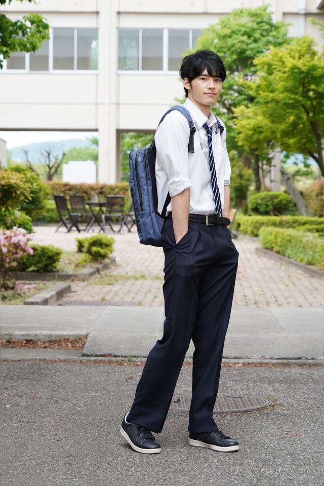 岡田健史、制服似合いすぎ！主演ドラマ「博多弁の女の子はかわいいと思いませんか？」ビジュアル（4枚目）