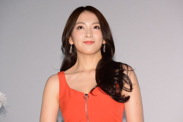 山本舞香の美脚～！『暗殺教室～卒業編～』公開記念舞台あいさつ【フォトギャラリー】（3枚目）