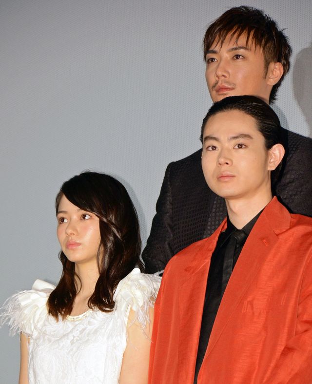 山本舞香の美脚～！『暗殺教室～卒業編～』公開記念舞台あいさつ【フォトギャラリー】（13枚目）