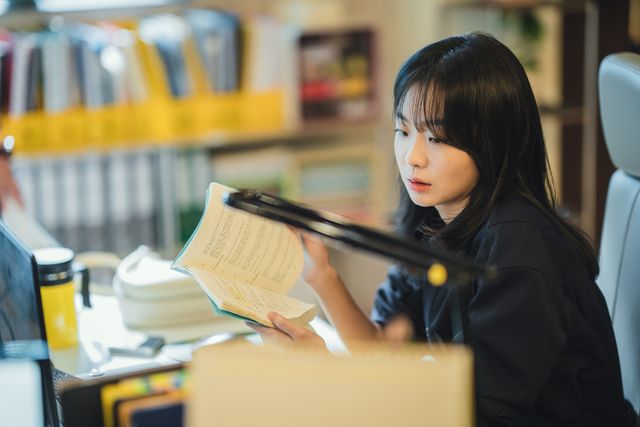 キム・ソンチョル演じるジウンが切ない！韓国ドラマ「その年、私たちは」場面カット（19枚目）